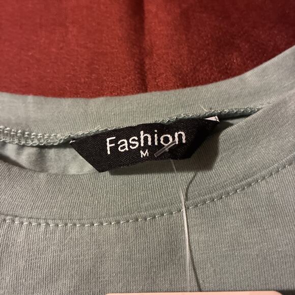 Fashion Women's Sage Green Ruffled Sleeve Top Blouse Size M NWT - Picture 2 of 5